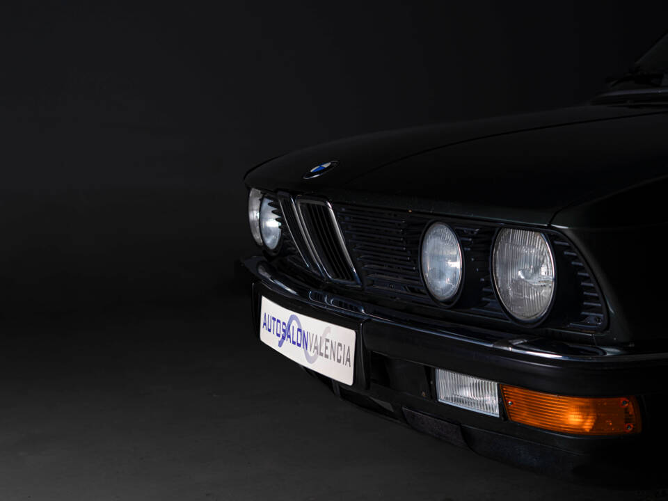 Immagine 37/43 di BMW 528i (1986)