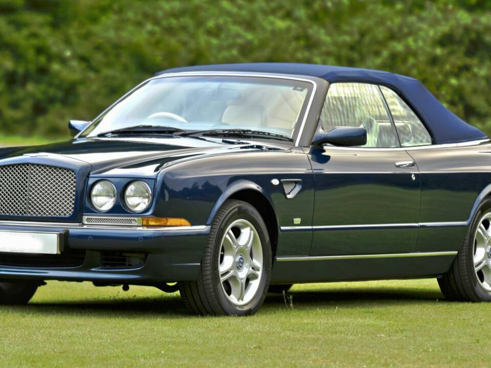 Immagine 17/50 di Bentley Azure Mulliner (2003)