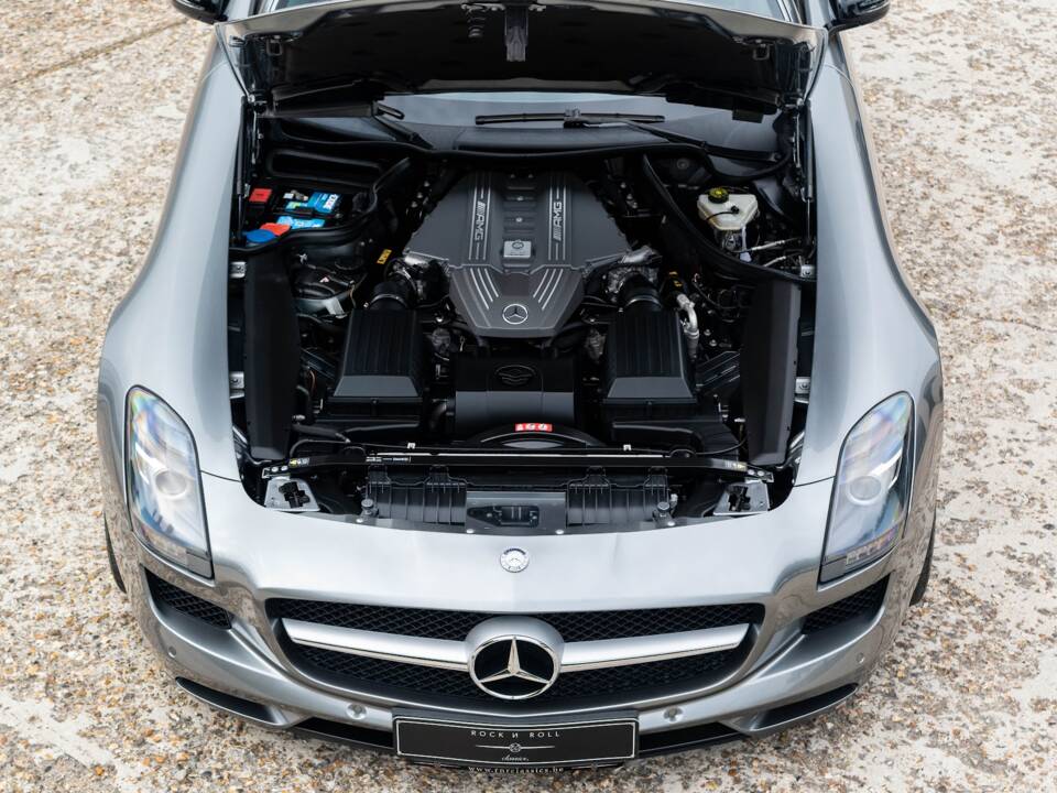 Image 29/32 of Mercedes-Benz SLS AMG (2011)