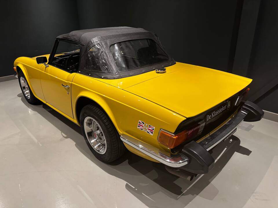 Image 29/70 of Triumph TR 6 PI (1976)