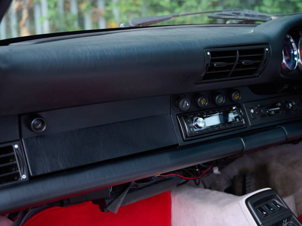 Afbeelding 26/50 van Porsche 911 Carrera 4 (1992)