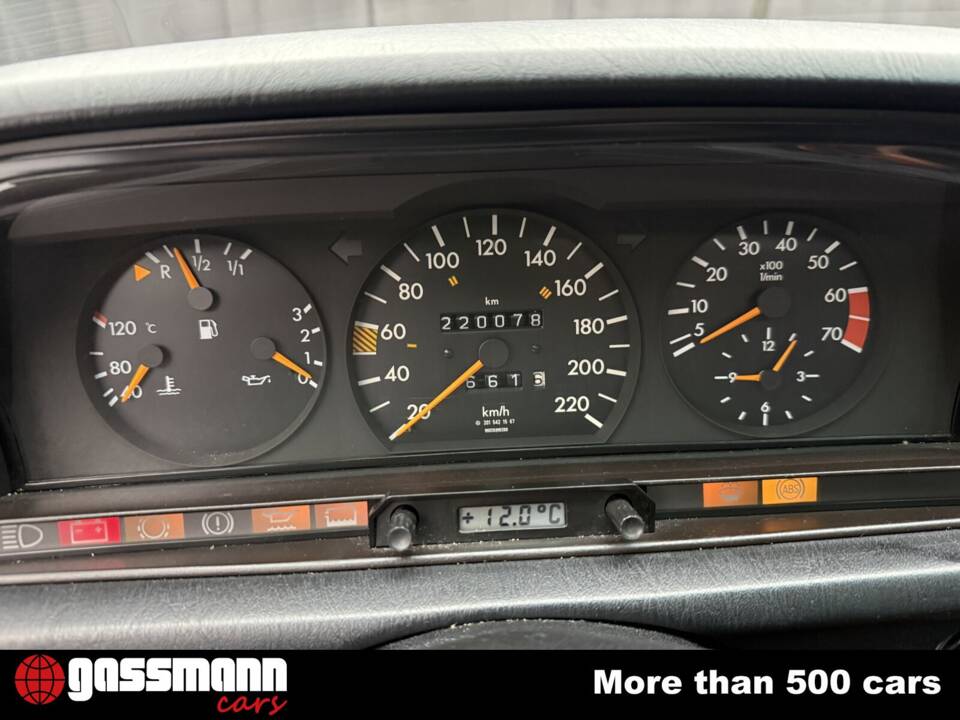 Image 11/15 of Mercedes-Benz 190 E 2.0 (1992)