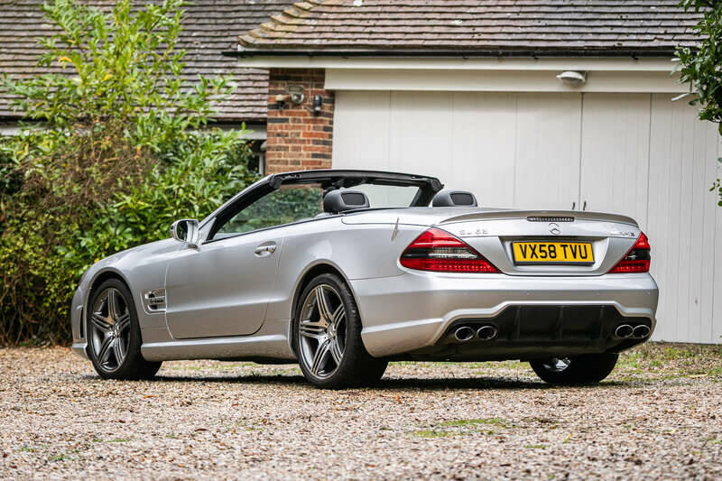 Afbeelding 4/32 van Mercedes-Benz SL 63 AMG (2008)