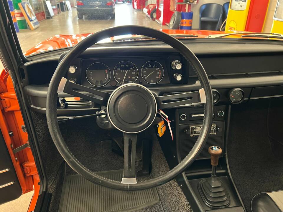 Image 8/18 of BMW 2002 (1971)