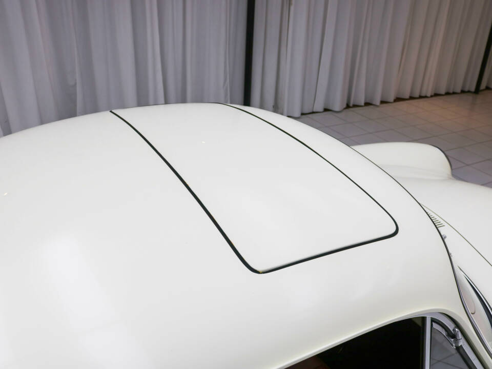 Image 18/23 of Porsche 356 C 1600 SC (1964)