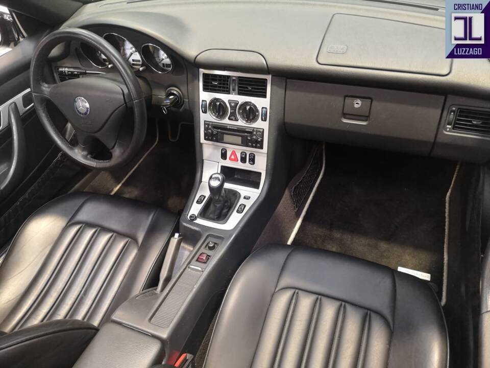 Image 35/72 de Mercedes-Benz SLK 200 Kompressor (2003)