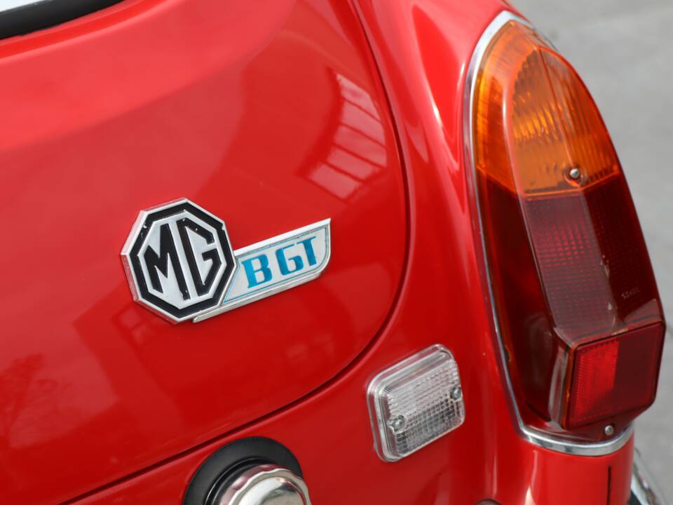 Image 48/50 of MG MGB GT (1974)