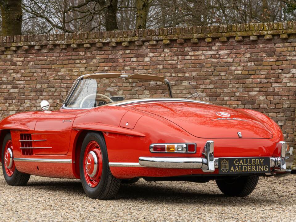 Image 2/50 de Mercedes-Benz 300 SL Roadster (1962)