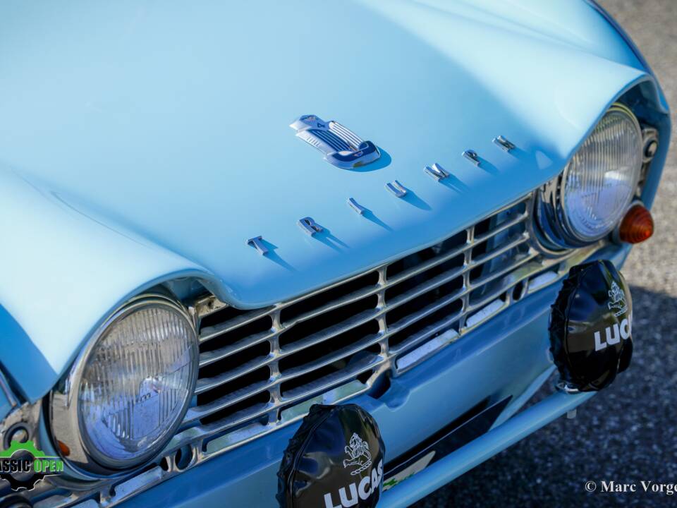 Image 24/43 of Triumph TR 4 (1962)