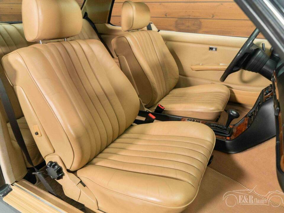 Immagine 8/19 di Mercedes-Benz 280 CE (1977)