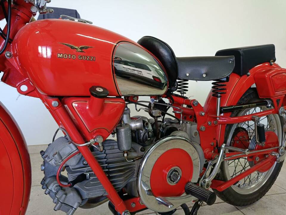 Imagen 35/39 de Moto Guzzi Falcone Sport (1954)