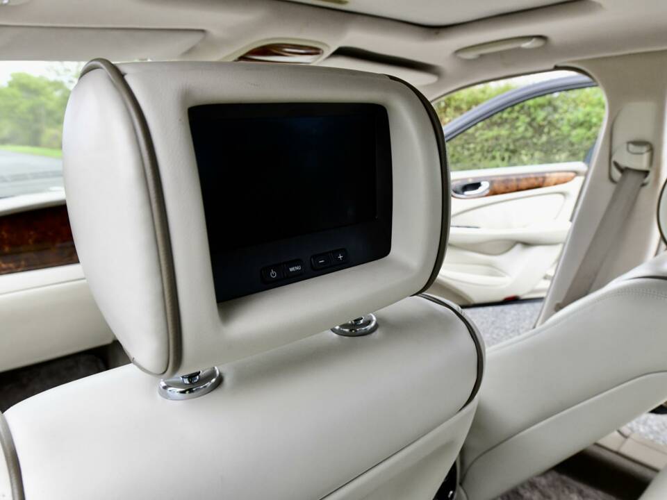Afbeelding 29/50 van Jaguar XJ 8 4.2 (2003)