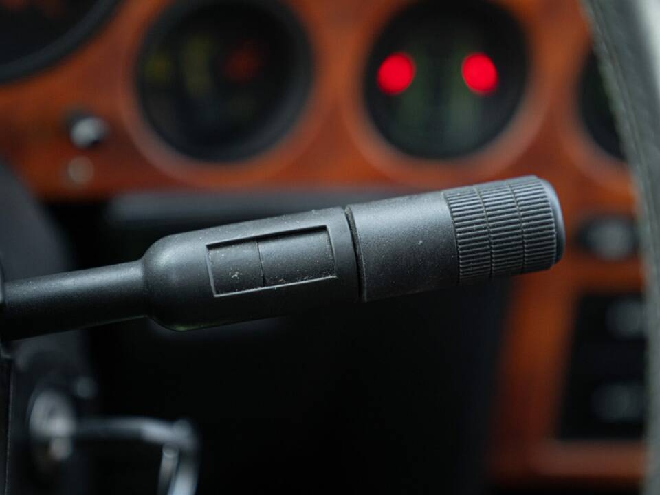 Image 36/50 of Lancia Thema 8.32 (1989)