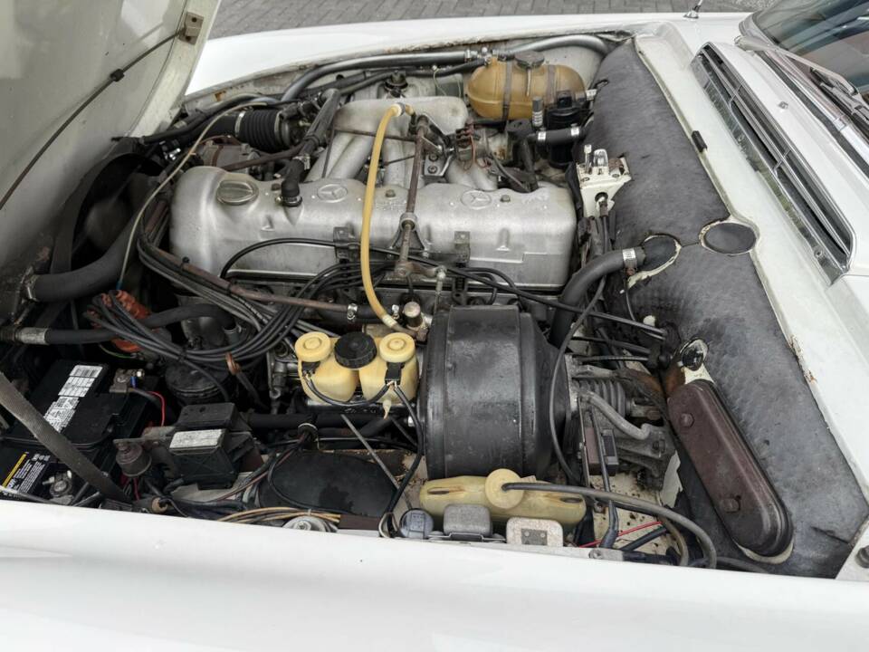 Image 39/50 of Mercedes-Benz 280 SL (1971)
