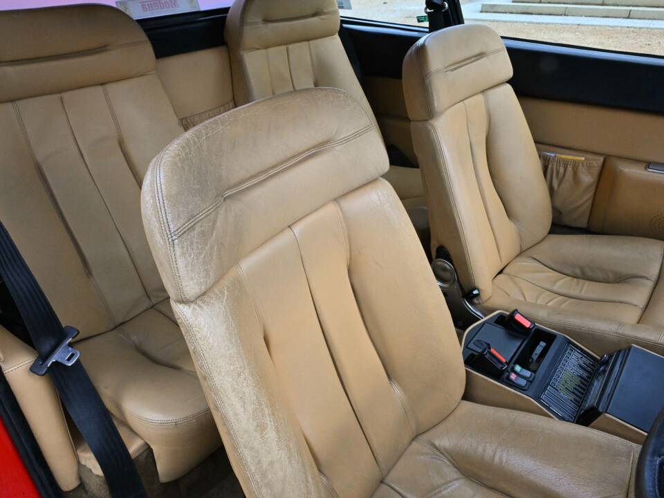 Image 34/50 of Ferrari Mondial 8 (1981)