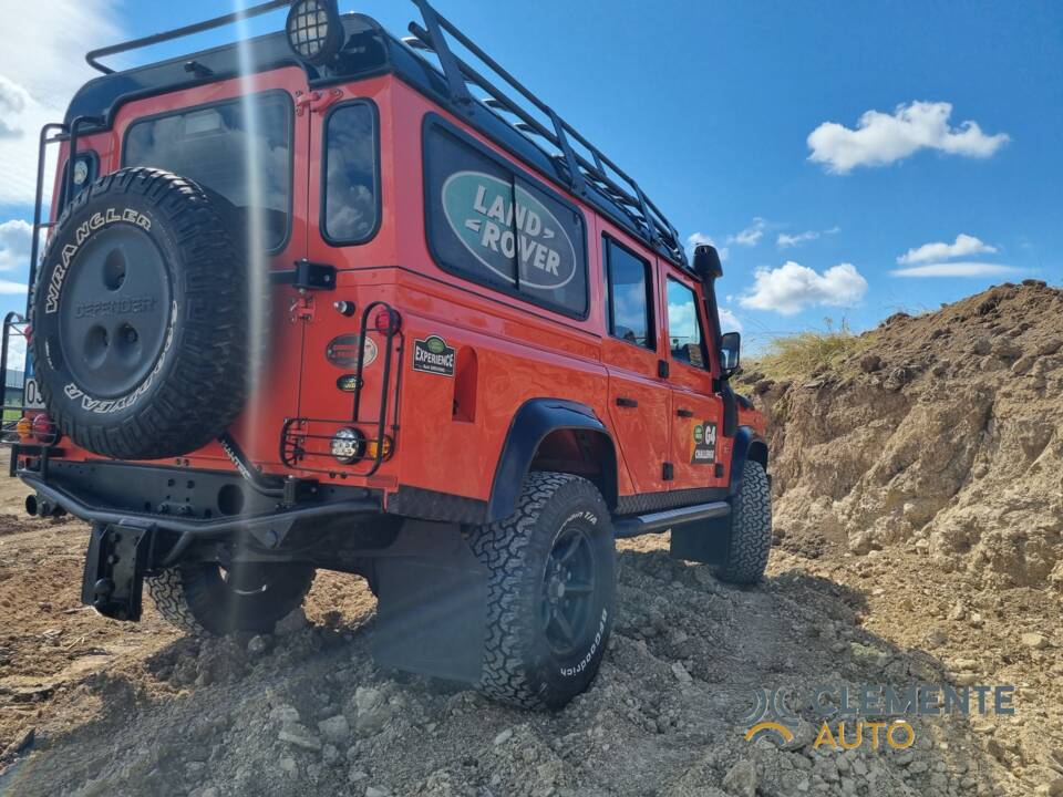 Image 14/16 of Land Rover Defender 110 (2008)