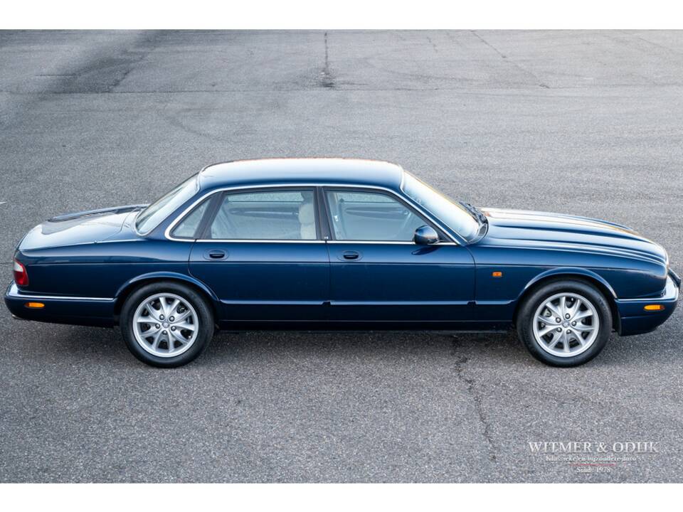 Bild 10/34 von Jaguar XJ 8 4.0 Executive (1999)