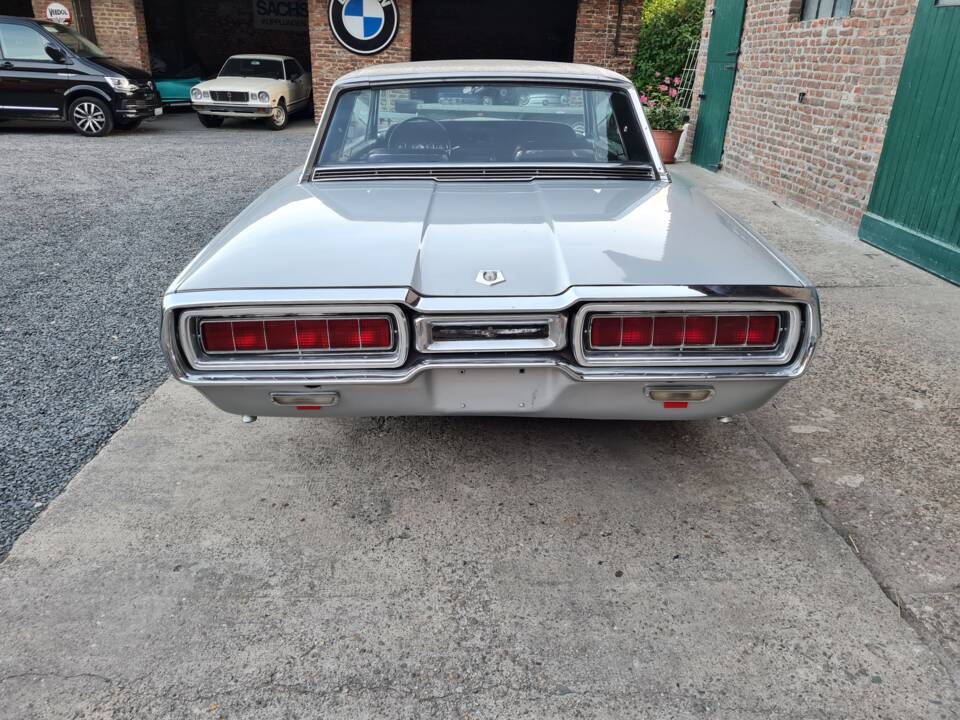 Image 8/43 of Ford Thunderbird Landau Coupe (1965)