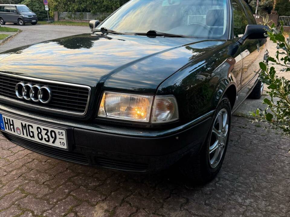 Bild 2/8 von Audi 80 - 2.0 E (1994)