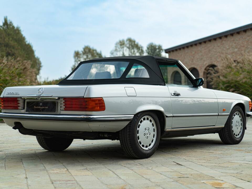 Image 14/50 of Mercedes-Benz 300 SL (1988)