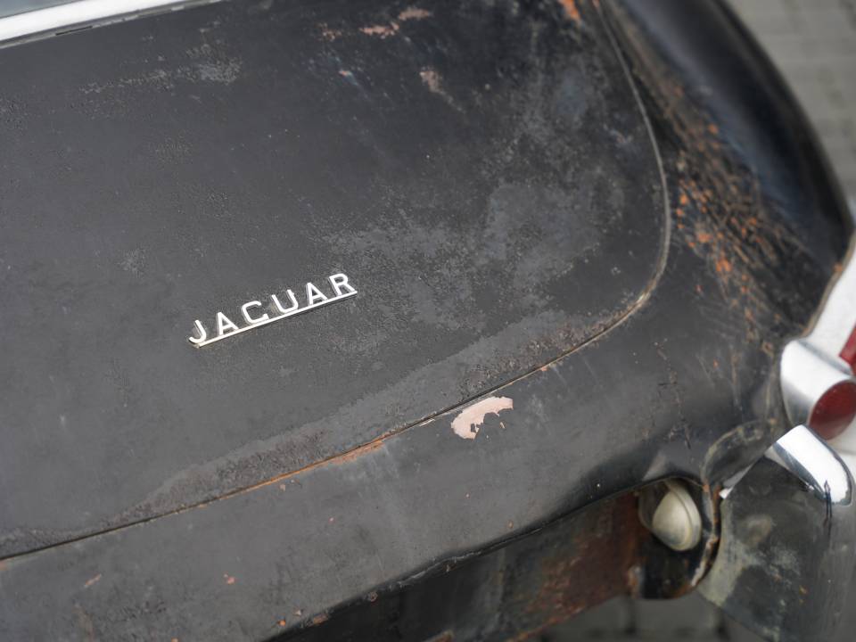 Immagine 37/50 di Jaguar E-Type 3.8 (1962)