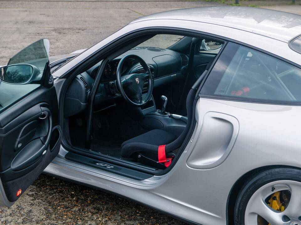 Imagen 12/25 de Porsche 911 GT2 Clubsport (2001)
