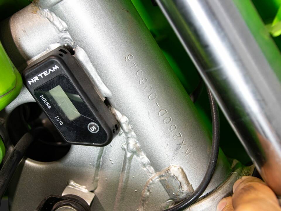Image 14/50 of Kawasaki KX 250 (1986)