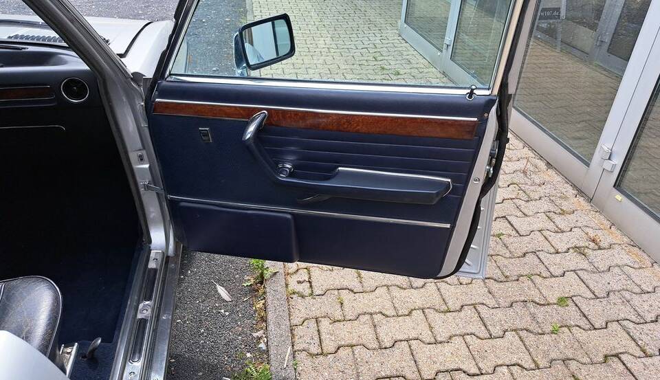 Bild 16/23 von BMW 3,3 Li (1976)