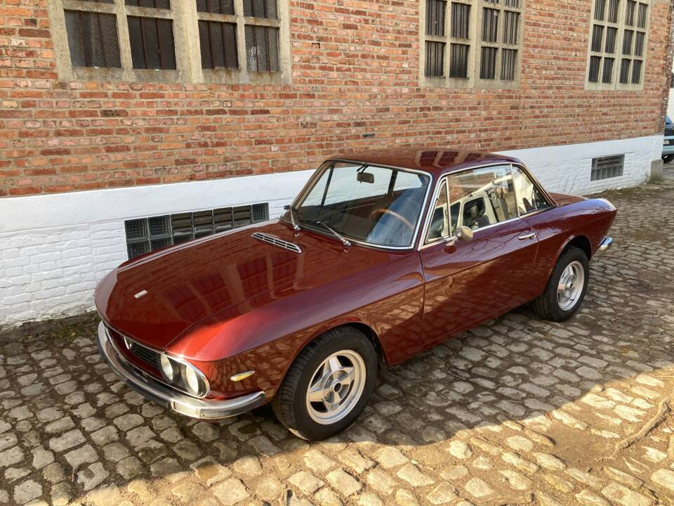 Image 2/28 de Lancia Fulvia 1.3 S (1971)