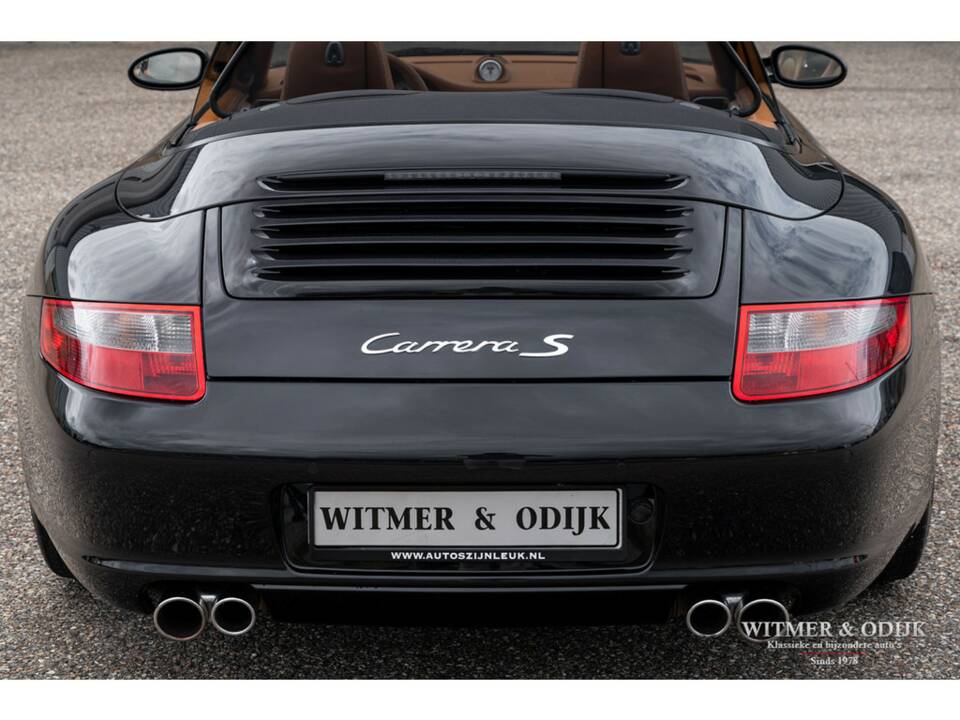 Image 20/32 of Porsche 911 Carrera S (2005)