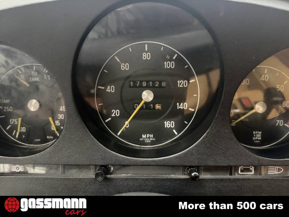 Image 11/15 of Mercedes-Benz 450 SLC (1972)