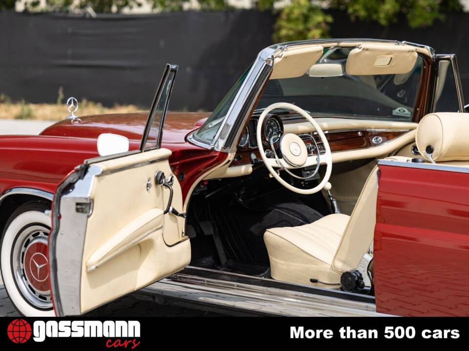 Image 12/15 of Mercedes-Benz 250 SE (1966)