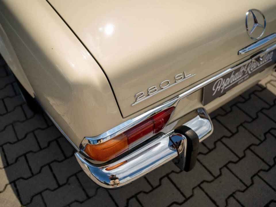 Image 54/97 of Mercedes-Benz 280 SL (1969)