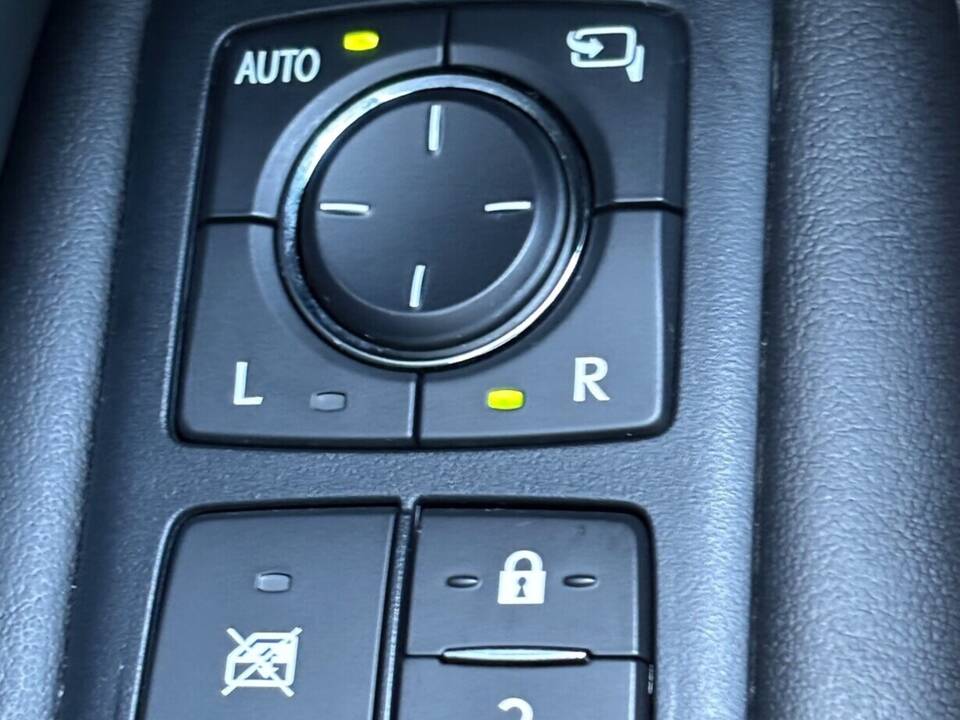 Image 20/27 de Lexus RX 450h (2011)