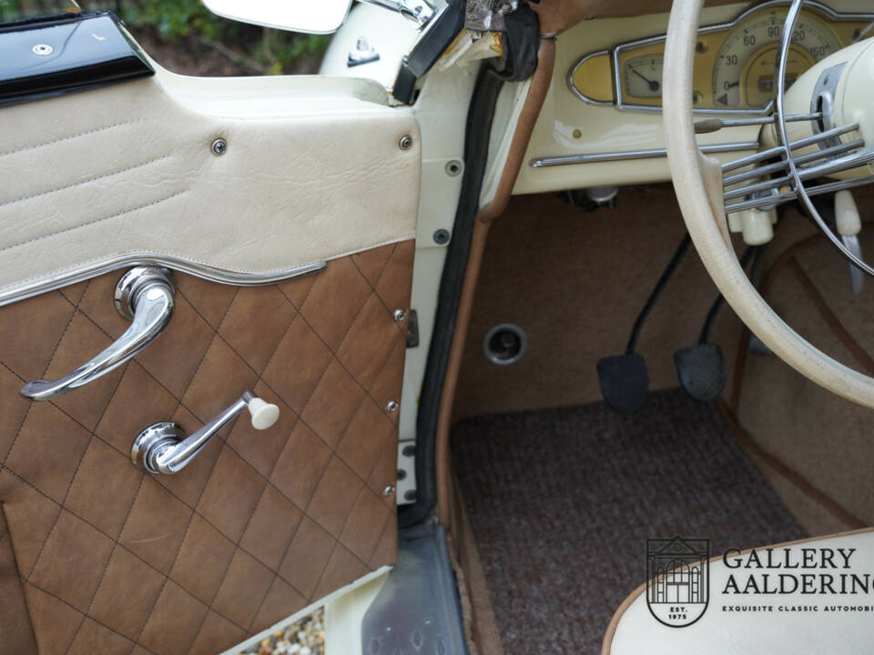 Image 18/50 of Borgward Isabella Coupe (1957)