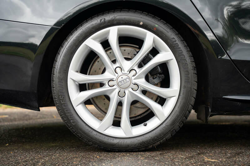 Image 33/50 of Audi S4 (2010)