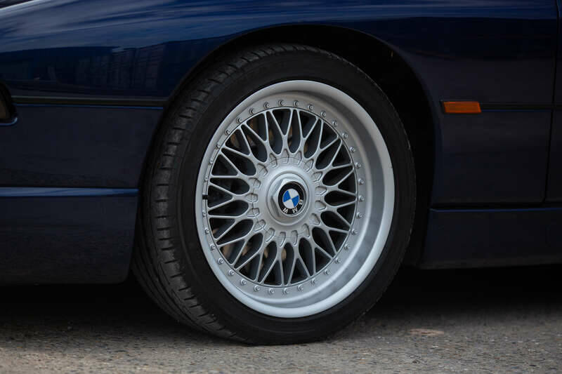 Image 38/50 de BMW 850CSi (1993)