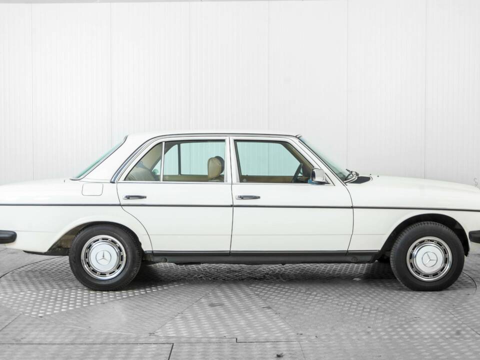 Image 10/50 of Mercedes-Benz 300 D (1980)