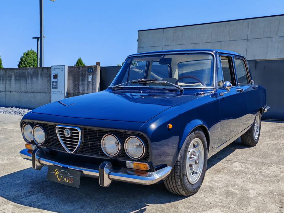 Image 2/50 of Alfa Romeo 2000 Berlina (1972)