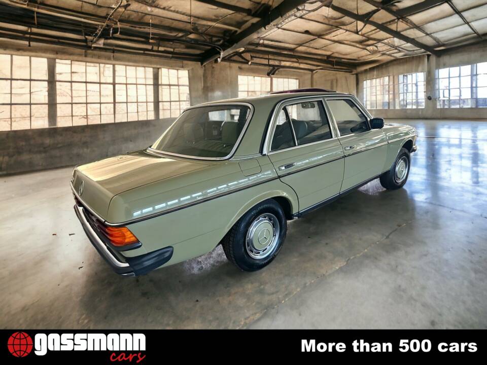 Bild 5/15 von Mercedes-Benz 200 (1983)