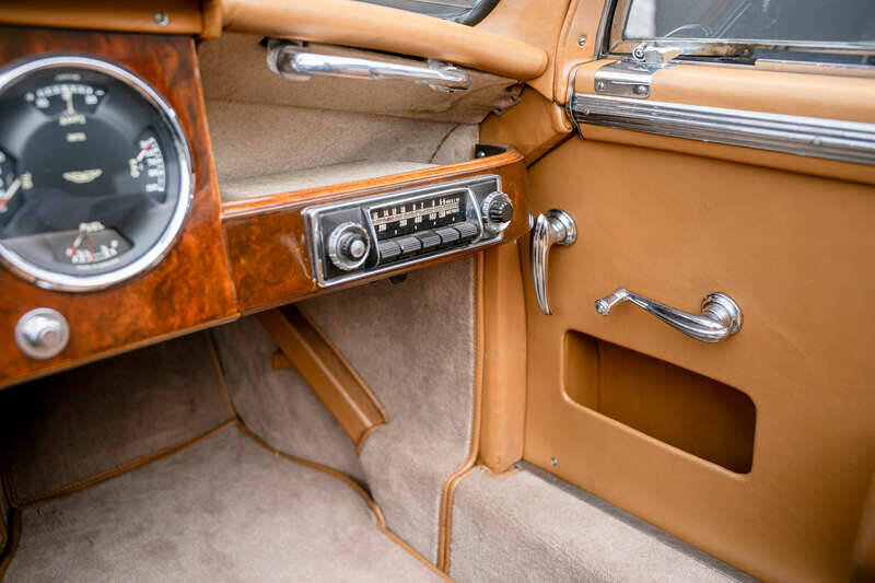 Image 29/50 of Aston Martin DB 2&#x2F;4 Mk I DHC (1954)