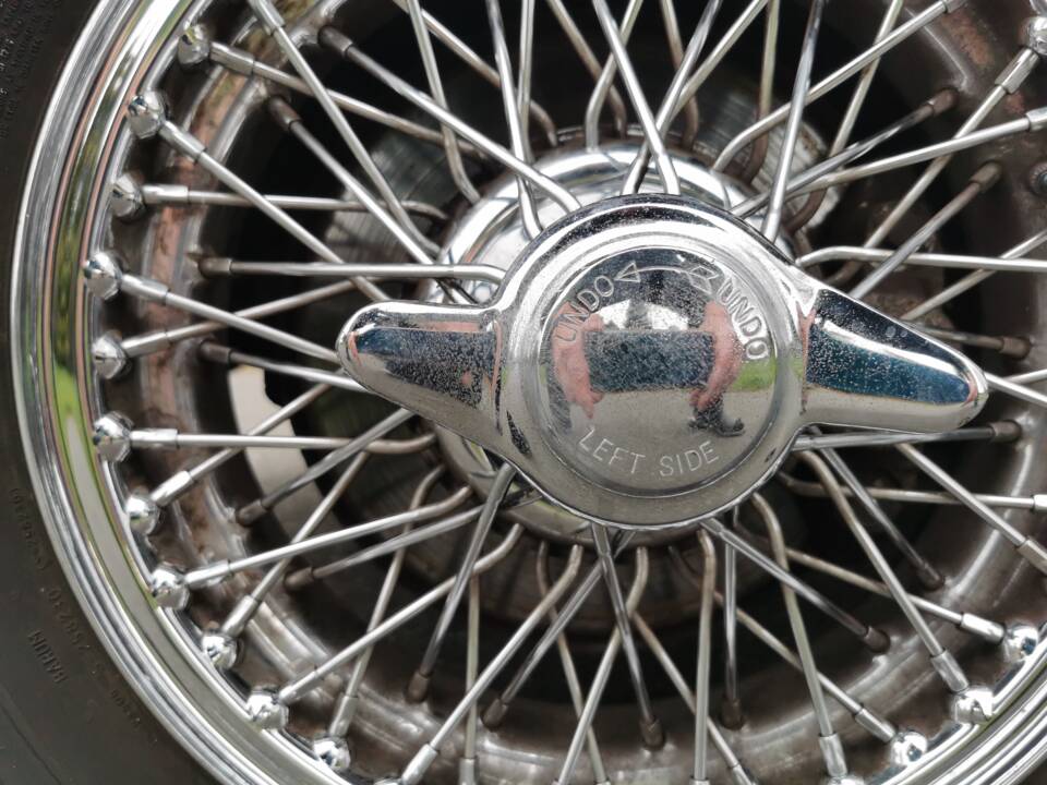 Image 24/58 of MG MGB (1968)