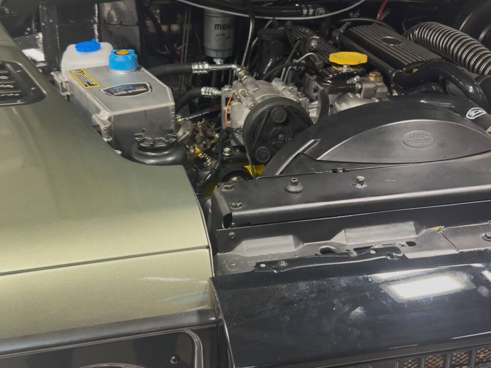 Image 12/23 of Land Rover 90 (1986)