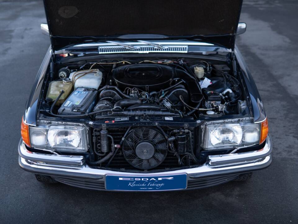 Image 19/30 of Mercedes-Benz 450 SEL 6,9 (1977)