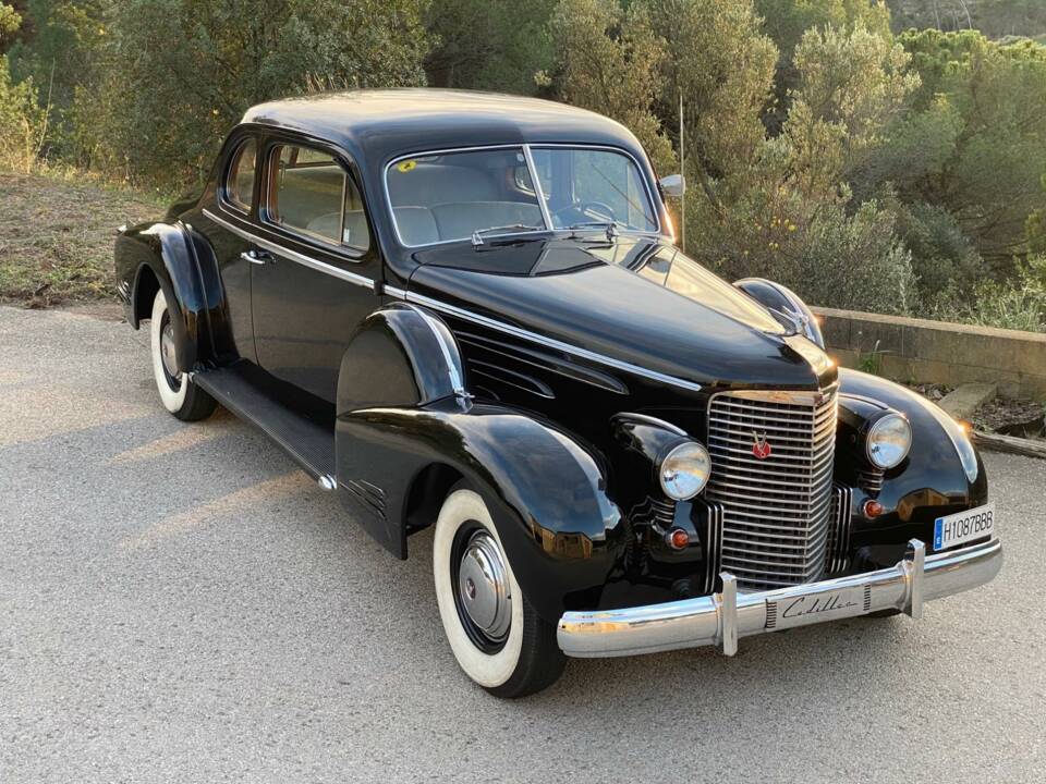 Image 26/50 of Cadillac V-16 (1938)