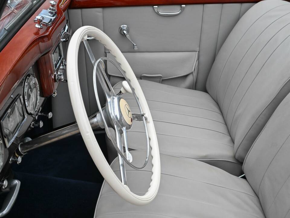 Image 13/29 of Mercedes-Benz 170 S Cabriolet A (1951)
