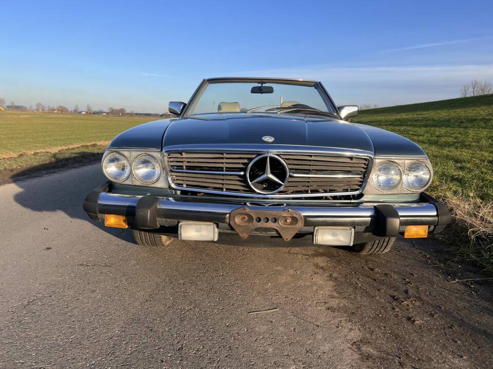 Immagine 5/8 di Mercedes-Benz 380 SL (1983)