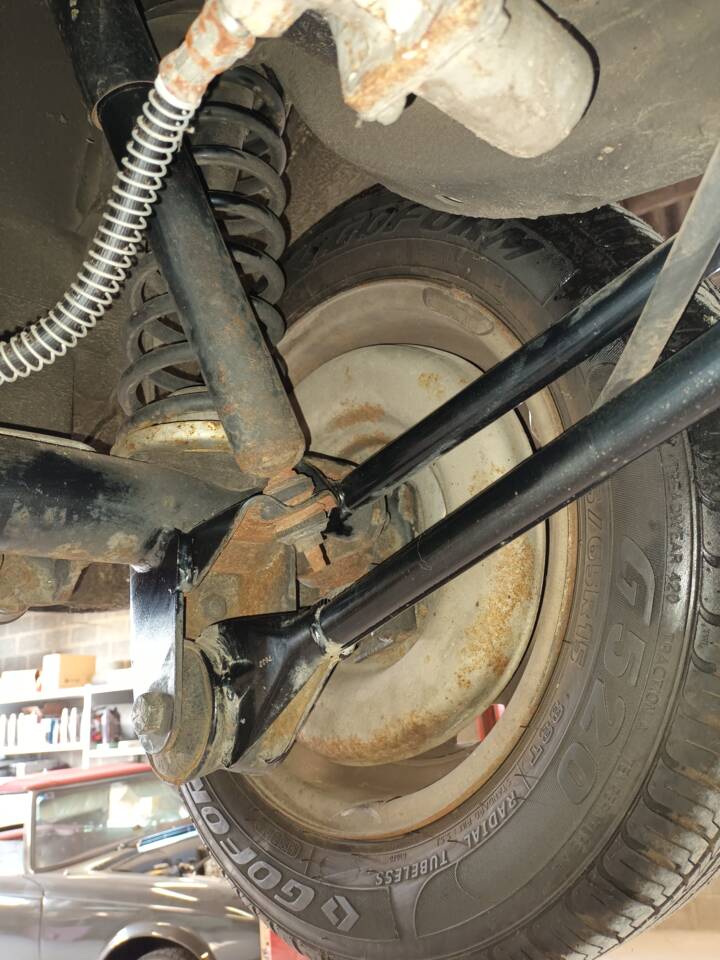 Image 71/73 of Volvo 1800 ES (1972)