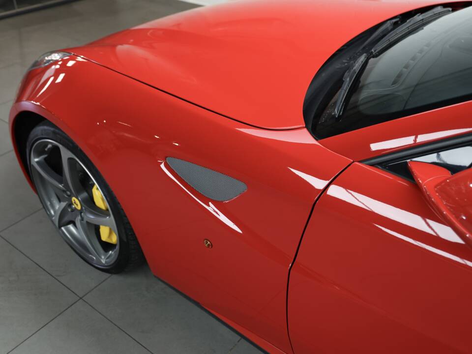 Immagine 32/50 di Ferrari FF (2011)