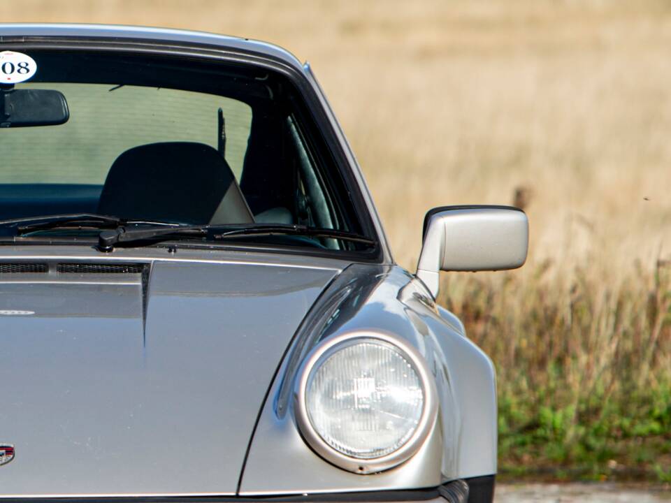 Image 45/47 of Porsche 911 Turbo 3.3 (1983)